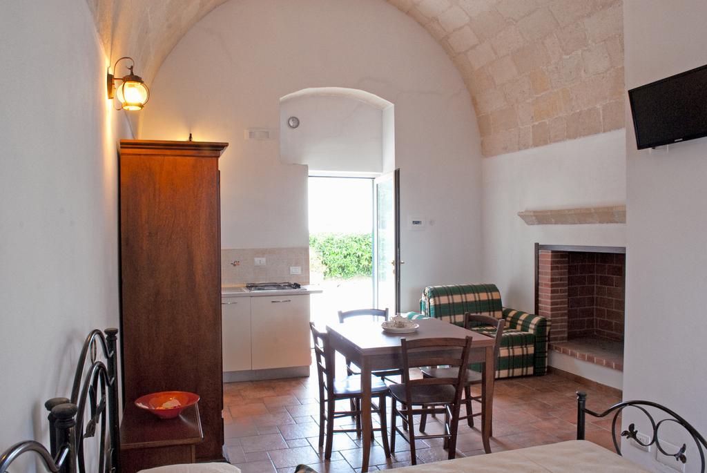 Masseria Strada Agriturismo جينوسا الغرفة الصورة